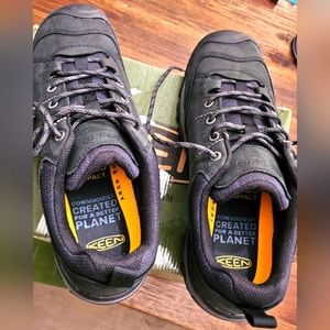 KEEN Men's Targuee 3 Oxford casual hiking shoes size 9.5